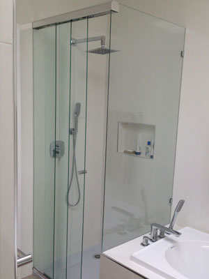 sliding semi frameless shower screen
